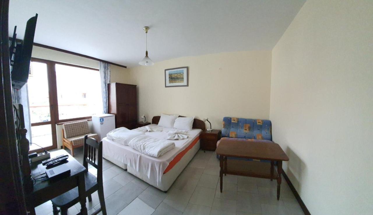 Lazur Hotel Ravda Luaran gambar