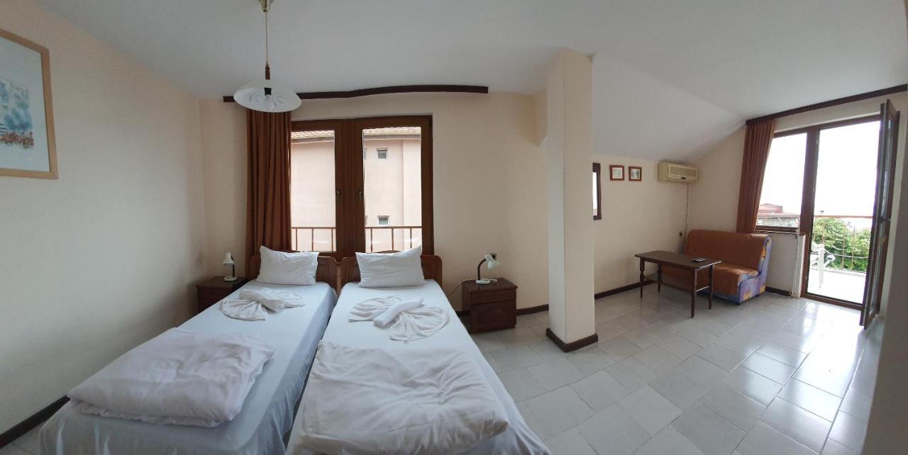 Lazur Hotel Ravda Luaran gambar