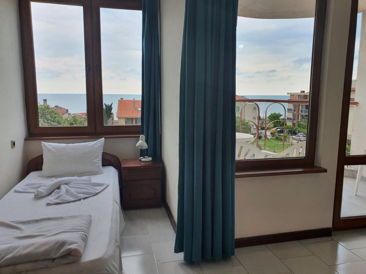 Lazur Hotel Ravda Luaran gambar